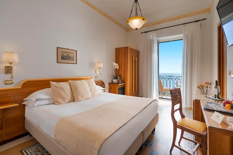 Double or Twin Room with Sea View image 1