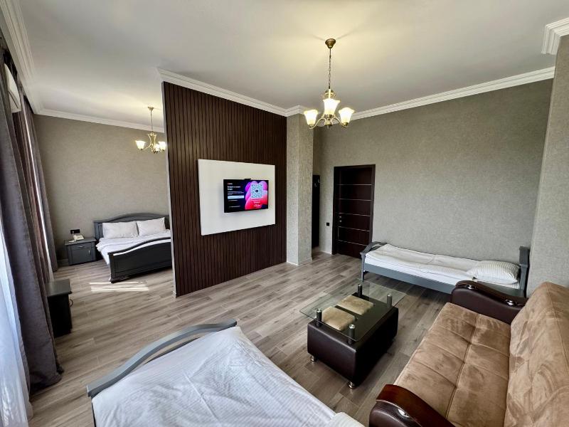 Family Room image 1