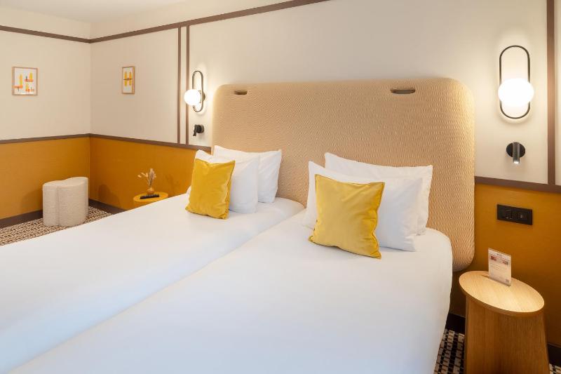 Standard Twin Room - Non-Smoking image 3