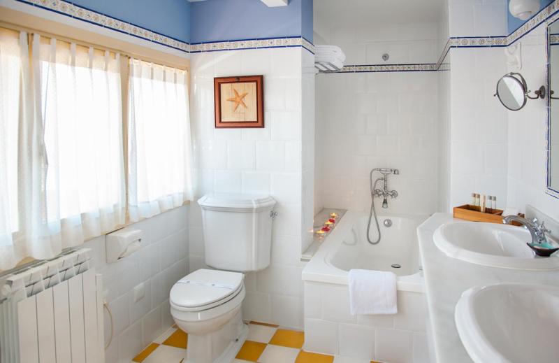 Junior Suite with Terrace image 2