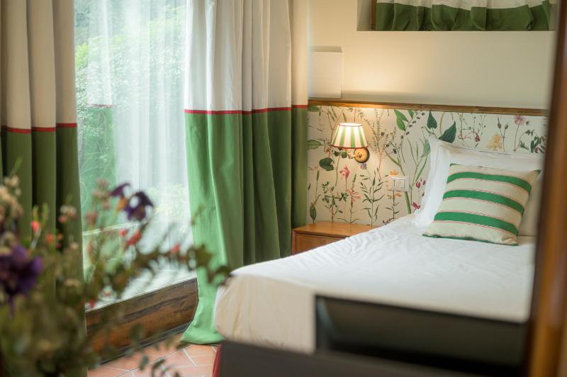 Double Room with Pool View - Dependance image 4