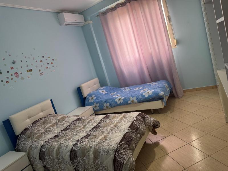 Elenis home - image 14