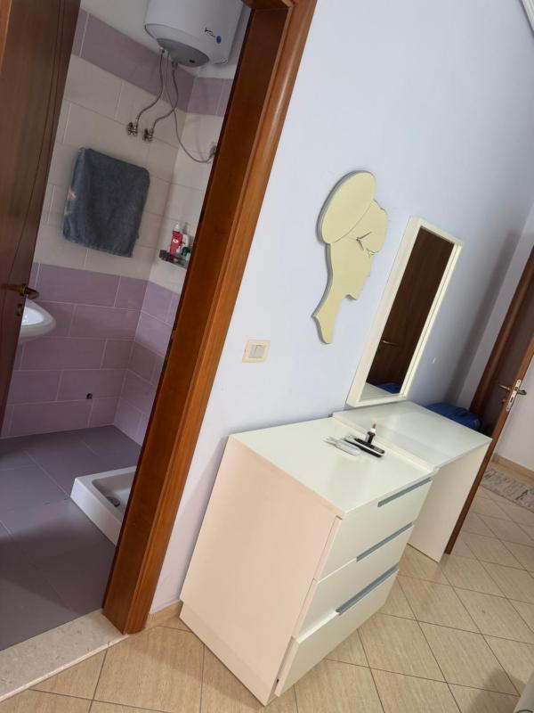 Elenis home - image 2