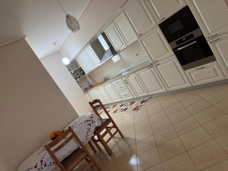 Elenis home - image 13