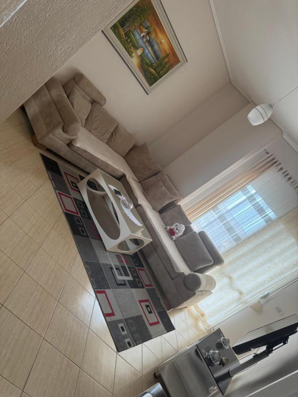 Elenis home - image 9