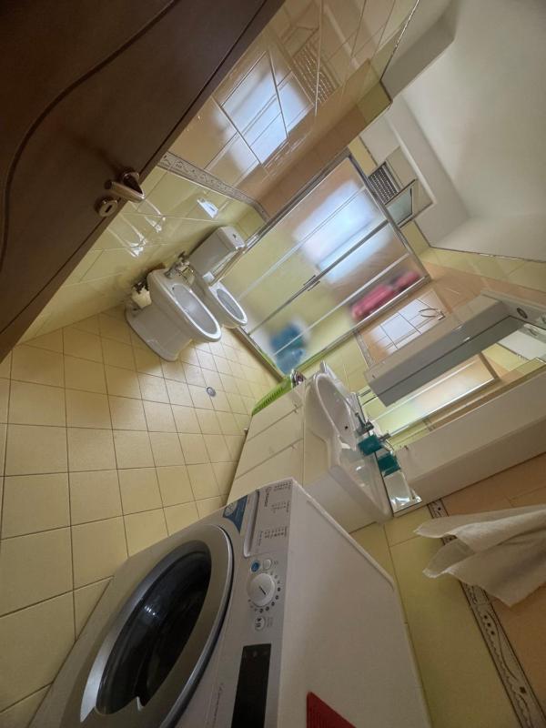 Elenis home - image 8