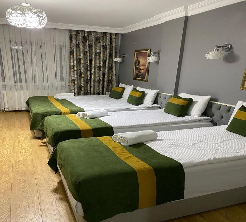 Standard Triple Room image 4