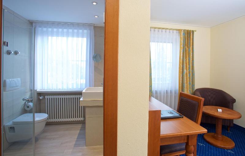 Standard Single Room image 4