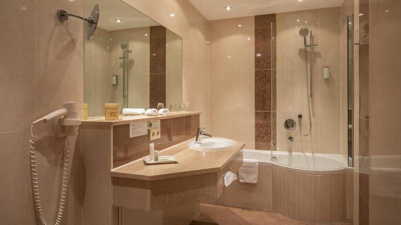 Junior Suite image 1