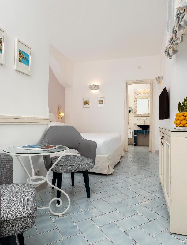 Superior Double Room with Terrace image 4