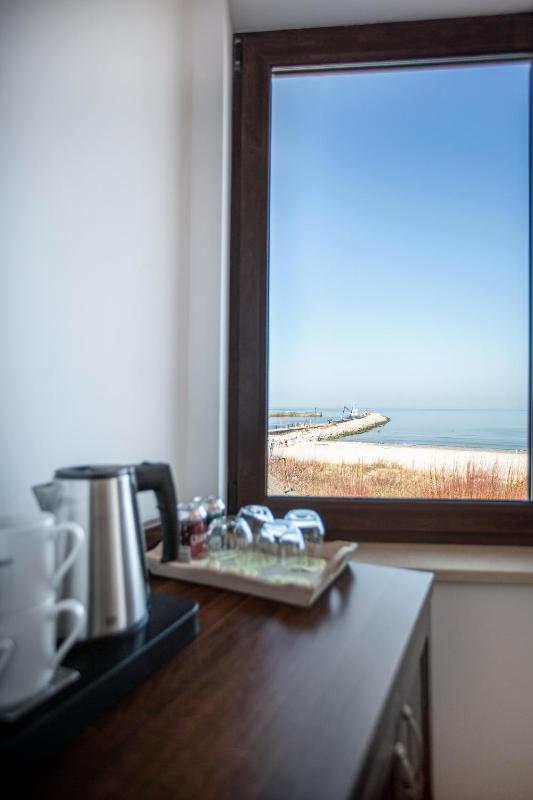 Deluxe Double Room with Sea View image 4