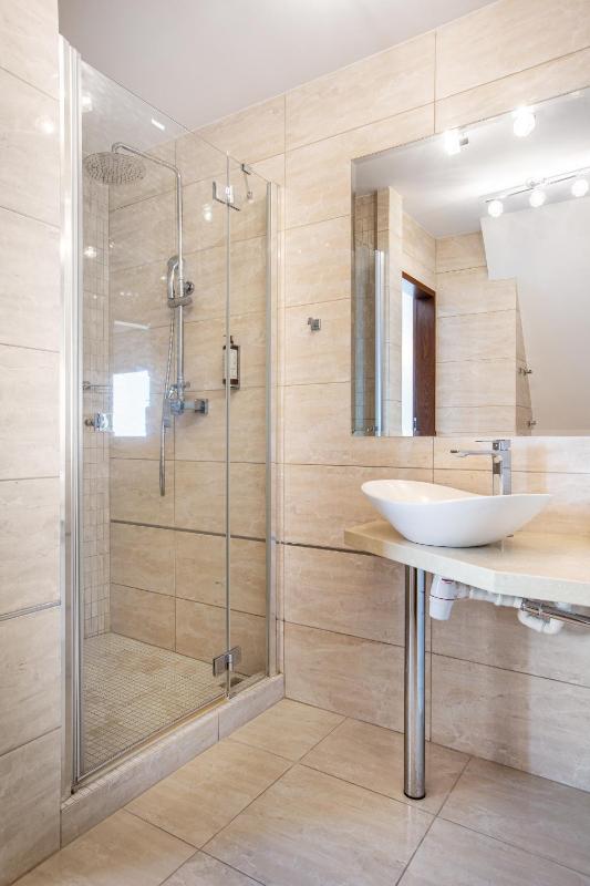 Deluxe Double Room with Sea View image 2