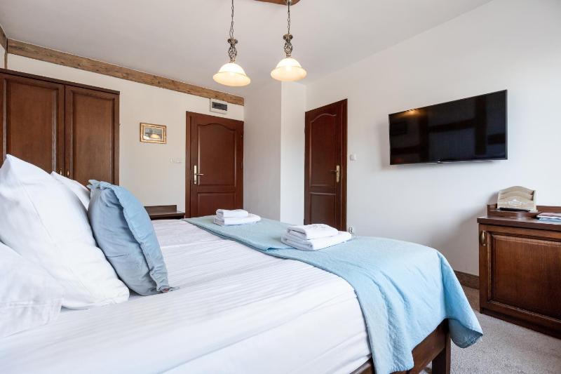 Double or Twin Room with Promenade View image 4