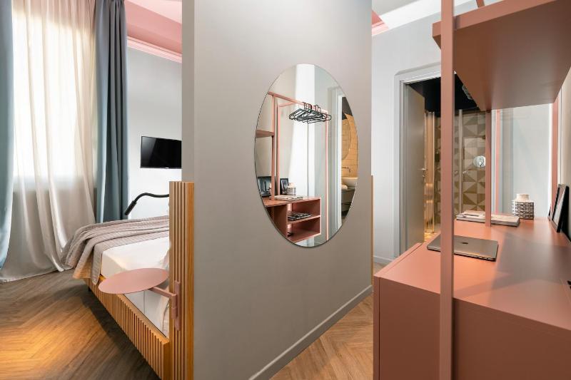 Superior Double Room image 2