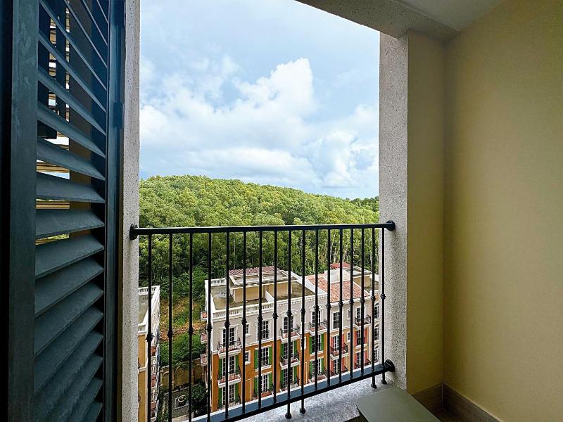 Skyline Hillside Apartment Phu Quoc - image 42