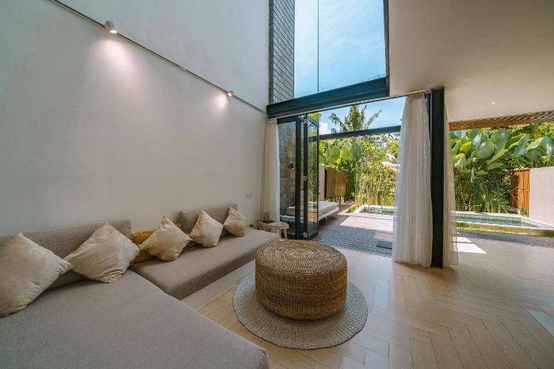 Villa RIZR: Industrial 3BR villa nearby Berawa Beach - image 21