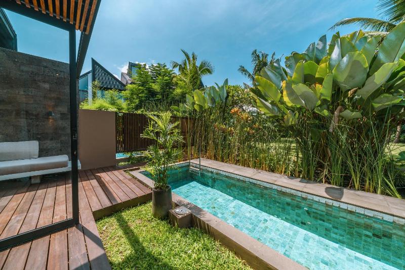 Villa RIZR: Industrial 3BR villa nearby Berawa Beach - image 3