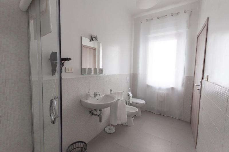 Double Room image 2