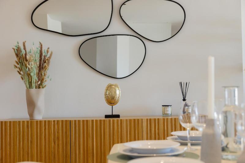 Apartment with large private terrace and panoramic sea views in Elviria Hills Marbella - image 32