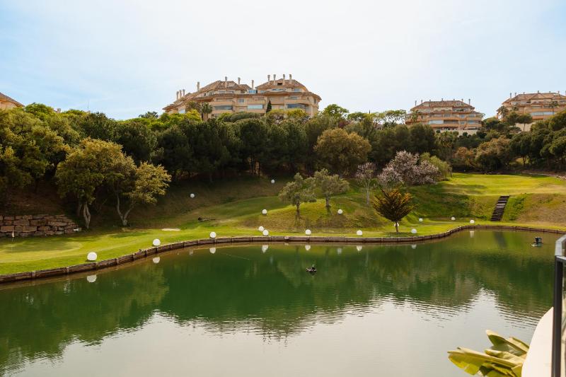 Apartment with large private terrace and panoramic sea views in Elviria Hills Marbella - image 38