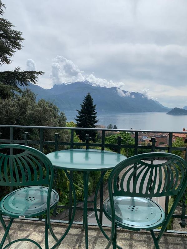 Double or Twin Room with Lake View image 3