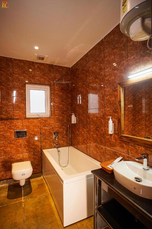Junior Suite with Balcony image 2