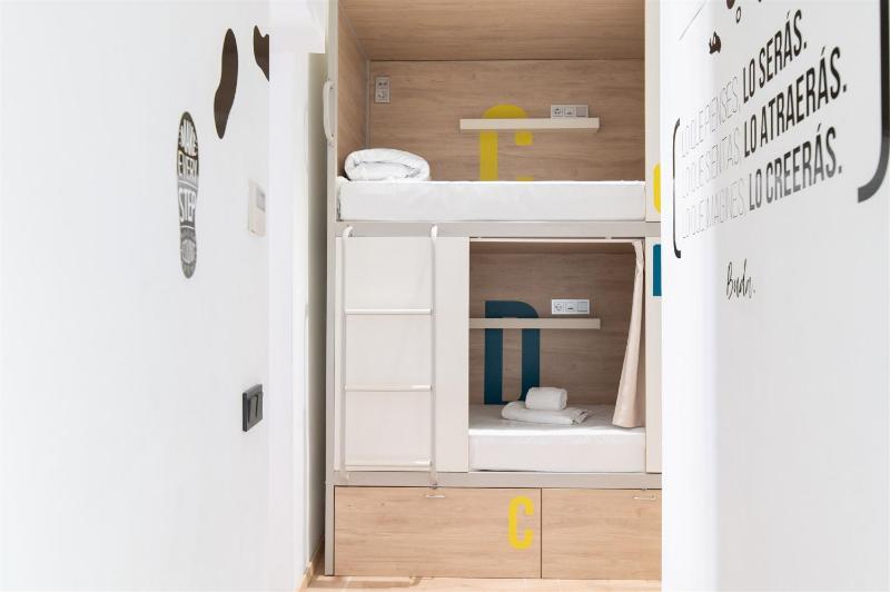 Bed in 4-Bed Dormitory Room image 4