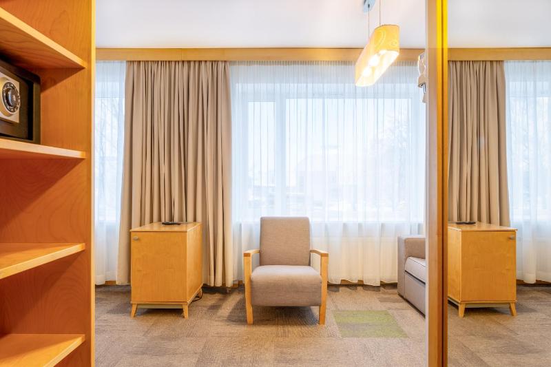 Standard Triple Room image 4