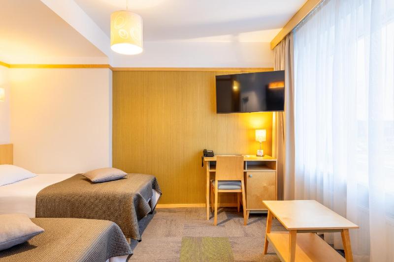 Standard Triple Room image 3