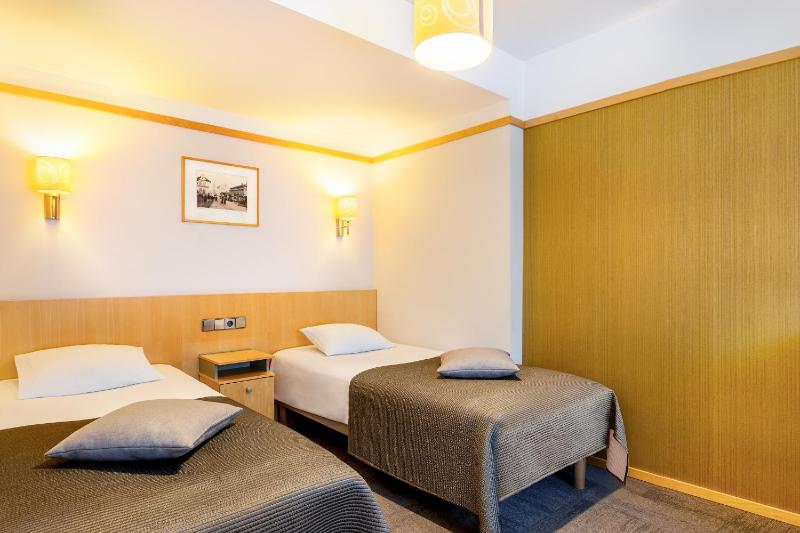 Standard Triple Room image 1