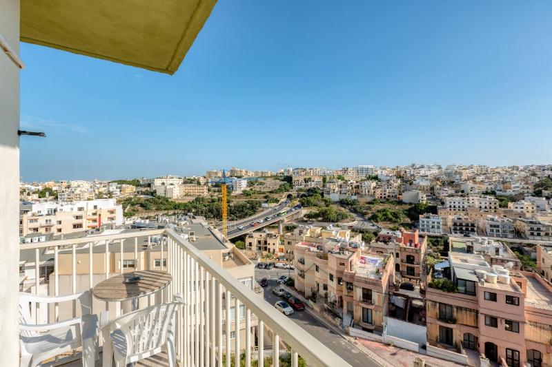 Amazing apartment with pool in Malta - image 12