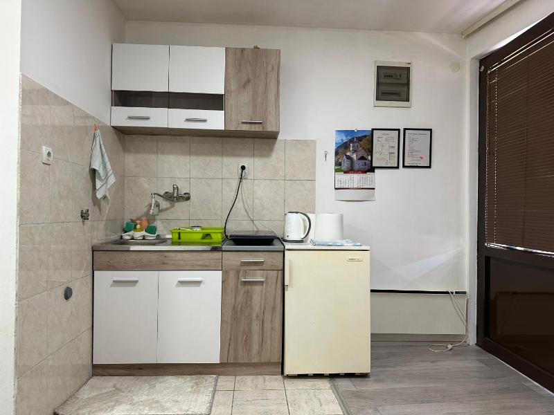 Studio Apartment image 3