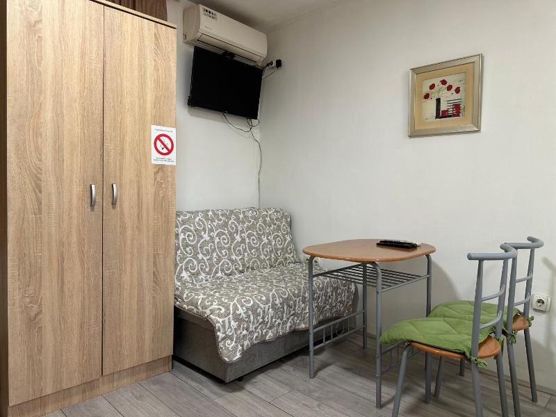 Studio Apartment image 2