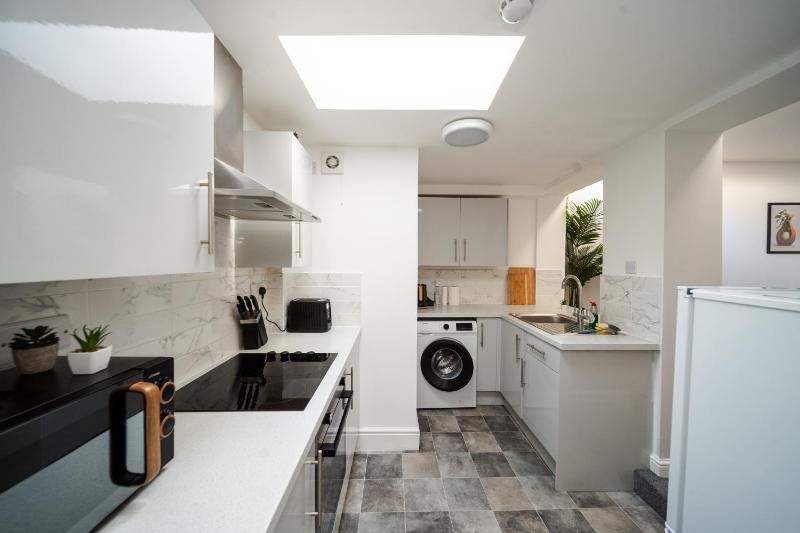 Open Mind Property - Cosy Flat with 2 beds - image 11