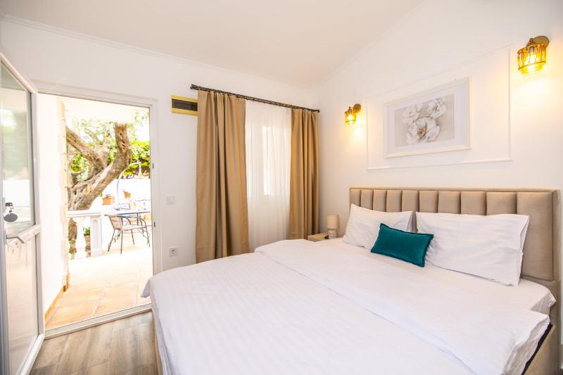 Standard Double Room image 1