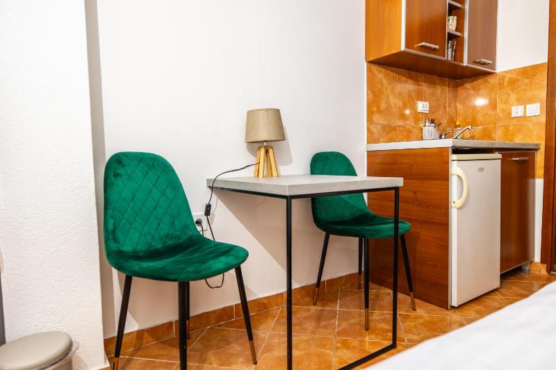 Studio Apartment image 1