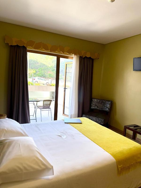 Double Room with Terrace image 2