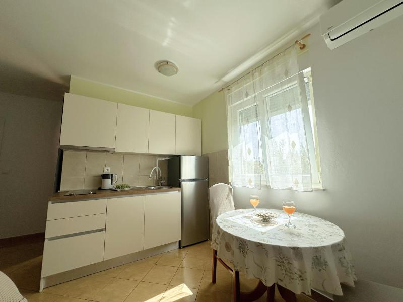 Studio Apartment image 1