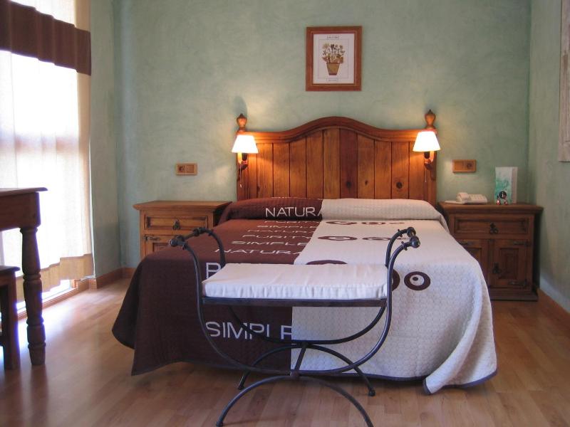 Standard Double or Twin Room image 1