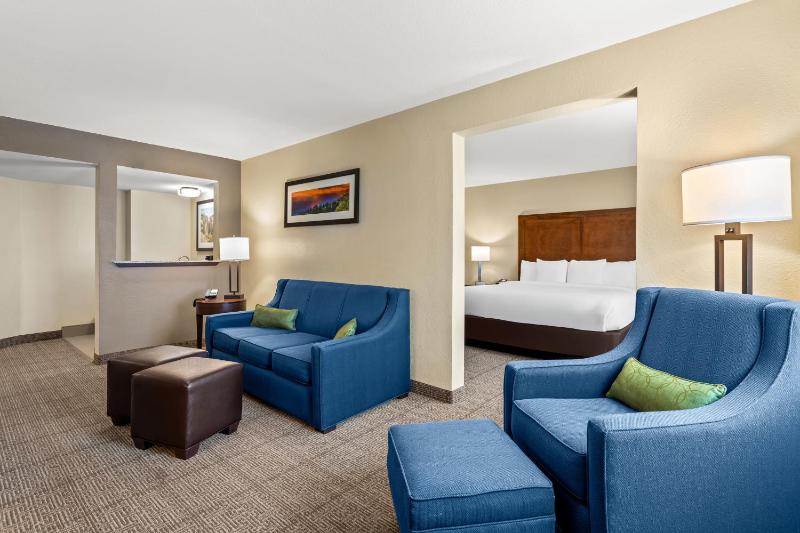 King Room - Non-Smoking image 3