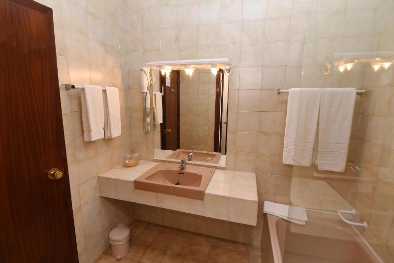 Suite with Garden View image 2