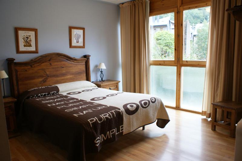 Standard Double or Twin Room image 3