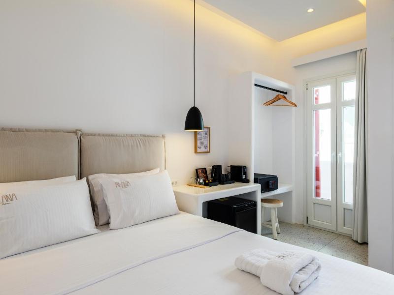 Cozy room with partial sea view image 4