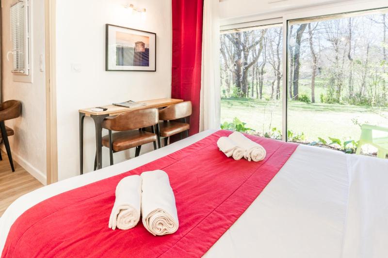 Triple Room with Terrace image 1