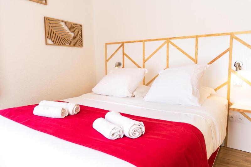 Double Room with Terrace image 3