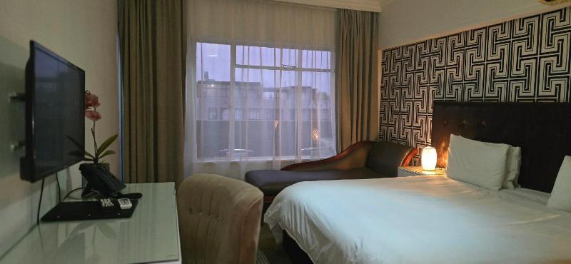 Ascot Hotel - image 15