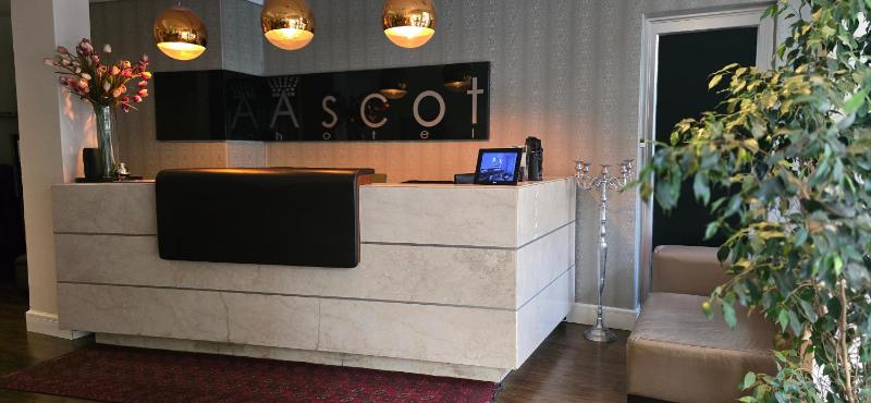 Ascot Hotel - image 1
