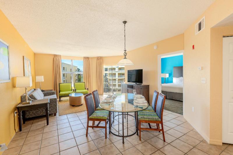 Deluxe One-Bedroom King Suite image 1