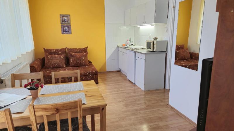 Apartment (4 Adults) image 1