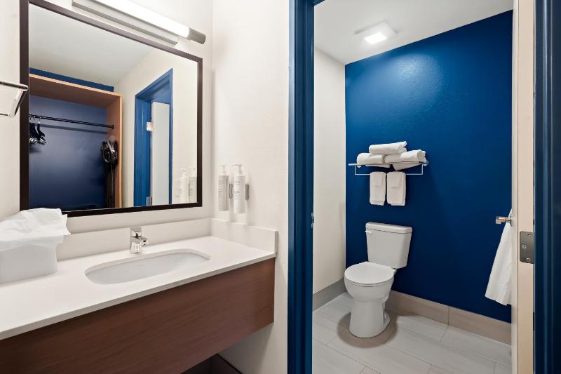 King Room image 3